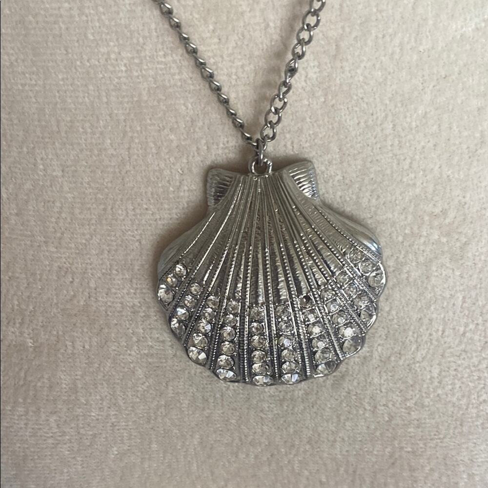 Elegant Silver and Rhinestone Shell Long Pendant Necklace